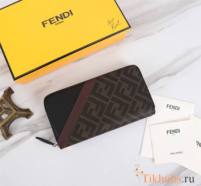 Fendi FF Logo Wallet in Brown and Black 19x19x2cm - 1