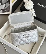 Chanel Vanity Case Silver Caviar 17x9.5x8cm - 4