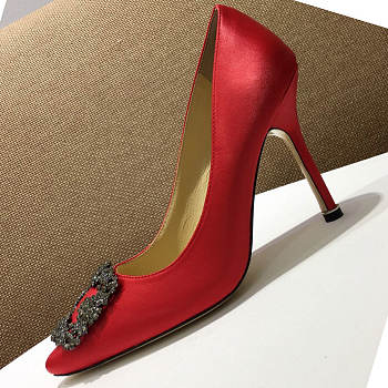 Manolo Blahnik Hangisi Red Satin Pumps 1.5cm, 6.5cm, 9.5cm 