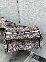 Dior Lucky Medium Book Tote Pink Flowers Calendar - 5