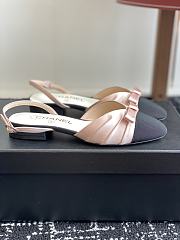 Chanel two-toned slingback pumps with a bow detail - 5