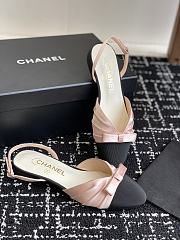 Chanel two-toned slingback pumps with a bow detail - 3