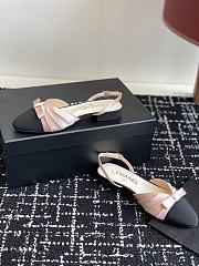 Chanel two-toned slingback pumps with a bow detail - 2