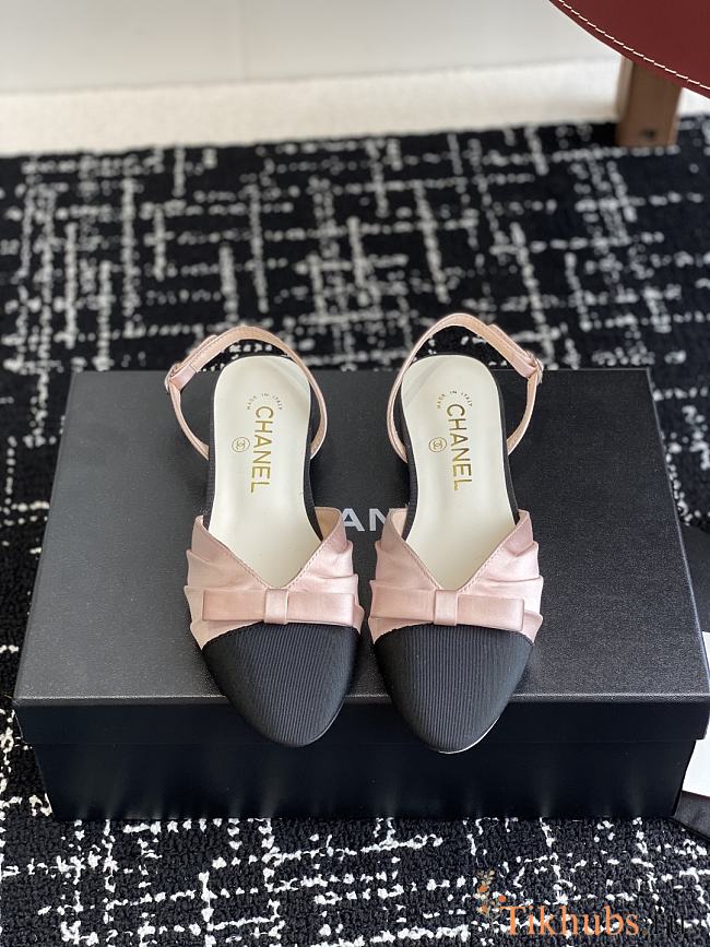 Chanel two-toned slingback pumps with a bow detail - 1