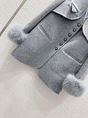 Prada grey wool coat with fur cuffs - 4