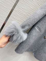 Prada grey wool coat with fur cuffs - 6