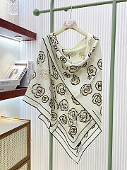  Chanel scarf, featuring a white background with a pattern flower of black 140*140cm - 3