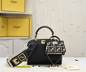 Fendi peekaboo iseeu Bag black size 23 cm