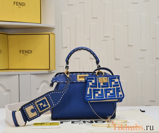 Fendi peekaboo isee Bag blue size 23 cm - 1