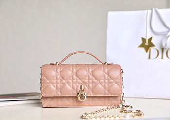 Dior My Dior Mini Bag in Cannage lambskin in pink size 21cm