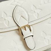 Louis Vuitton Diane Monogram Empreinte Leather handbag in a cream color 23*16*8.5cm - 4