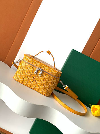 Goyard Muse Mini Vanity Case in yellow  size 16cm