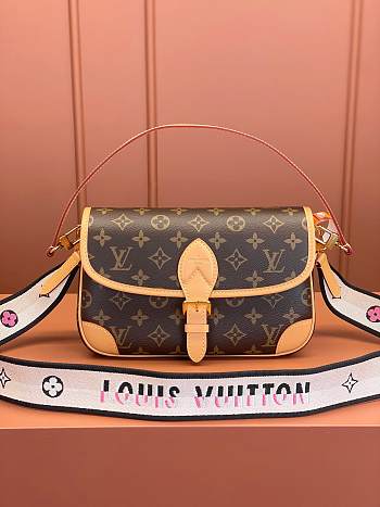 Louis Vuitton Diane Monogram coated canvas bag 9x15x24cm