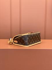 Louis Vuitton Diane Monogram coated canvas bag 9x15x24cm - 2