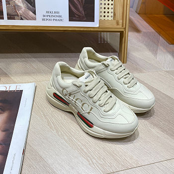  Gucci Rhyton sneakers with a Gucci vintage logo