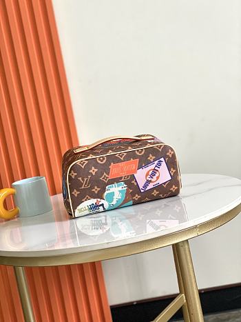 Louis Vuitton Toiletry bag 13x13x24 cm