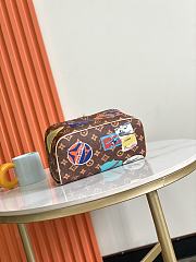 Louis Vuitton Toiletry bag 13x13x24 cm - 2