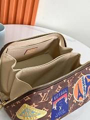 Louis Vuitton Toiletry bag 13x13x24 cm - 5