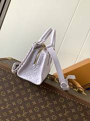 Louis Vuitton OnTheGo East West M15192 25x13x10 cm - 3