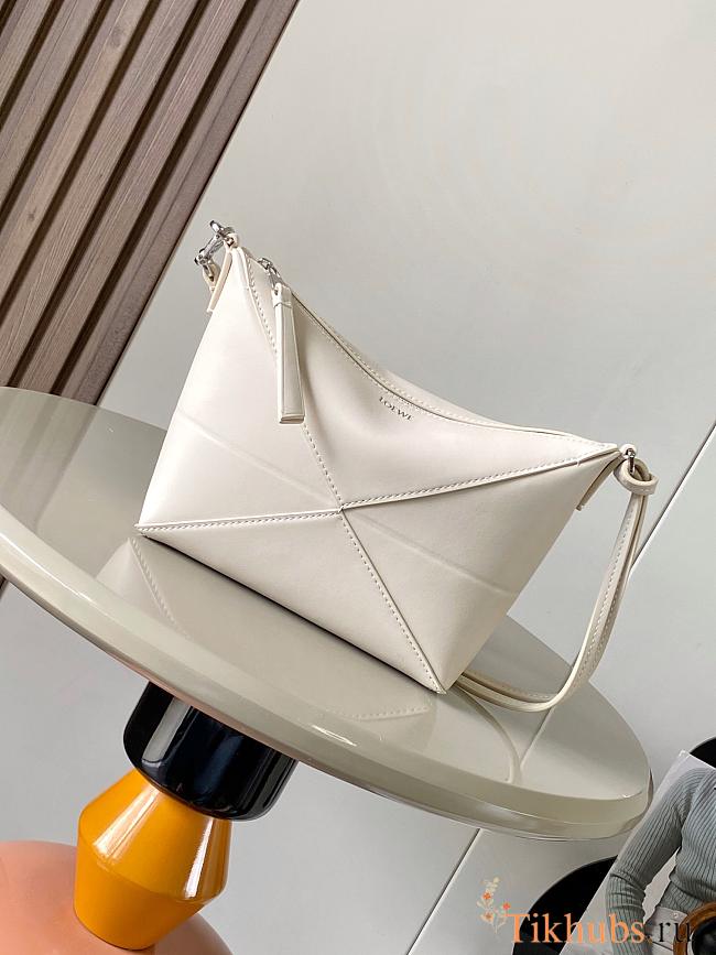 Loewe Puzzle Fold leather pouch shoulder bag in a white color 23x6.5x15.5cm - 1
