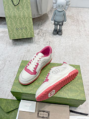 Gucci Mac80 leather low-top sneakers in white with pink  - 3