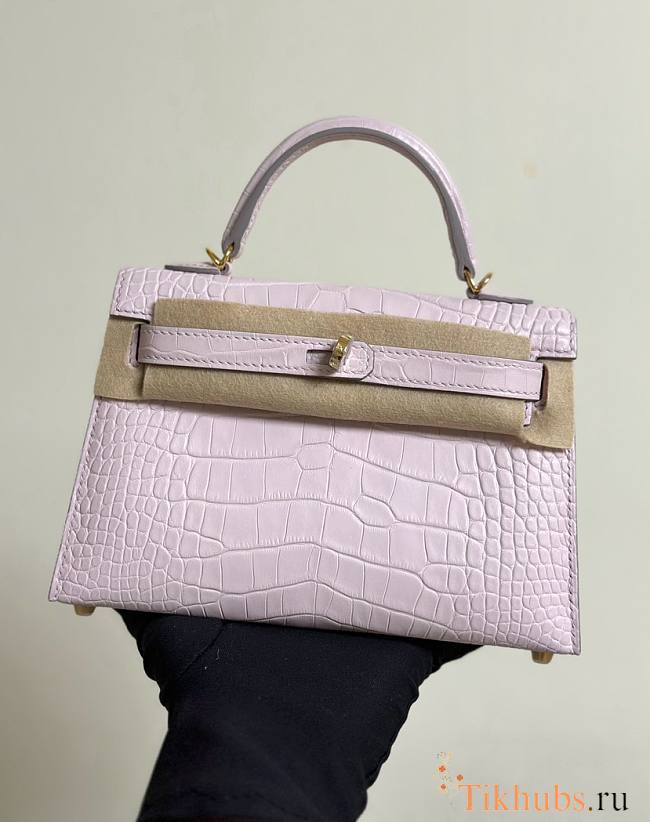  Hermès Mini Kelly from matte alligator leather in the color Mauve Pale - 1