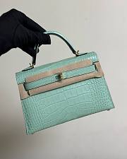 Hermès Mini Kelly 20cm bag in Vert d'Eau, made from matte alligator leather  - 6