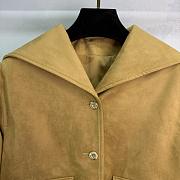 Chanel Cruise 2025/26 collection jacket in beige suede calfskin - 4