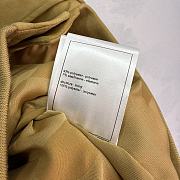 Chanel Cruise 2025/26 collection jacket in beige suede calfskin - 3
