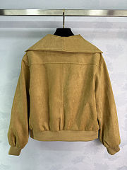 Chanel Cruise 2025/26 collection jacket in beige suede calfskin - 2