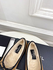 Chanel ballet flats with a black CC logo and bow  - 2