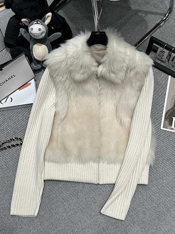 White fur coat, detachable sleeves