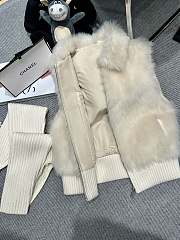 White fur coat, detachable sleeves - 3