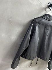 Loewe black leather bomber jacket with a drawstring hem - 4