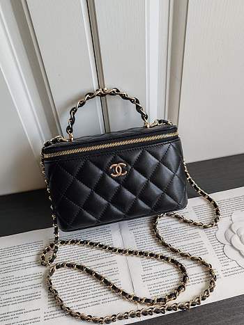 Chanel vanity top handle bag Black Leather size 17 cm