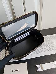 Chanel vanity top handle bag Black Leather size 17 cm - 6