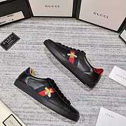 Gucci Ace embroidered 'Bee' sneaker in black leather - 2
