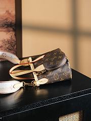 Louis Vuitton Neverfull BB Bag M46705 24x14.5x9cm - 4