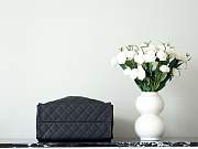  Chanel 25 Large Handbag in Black Grained Calfskin, size 40×30×15 cm - 2