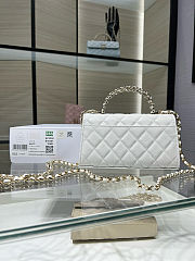 Chanel 25S Top Handle Kelly Clutch in white lambskin and gold-tone hardware 18x10x4.5cm - 5