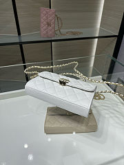 Chanel 25S Top Handle Kelly Clutch in white lambskin and gold-tone hardware 18x10x4.5cm - 3