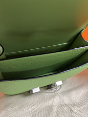 Hermès Constance 18 bag in Vert Criquet Epsom leather with silver hardware.  - 2