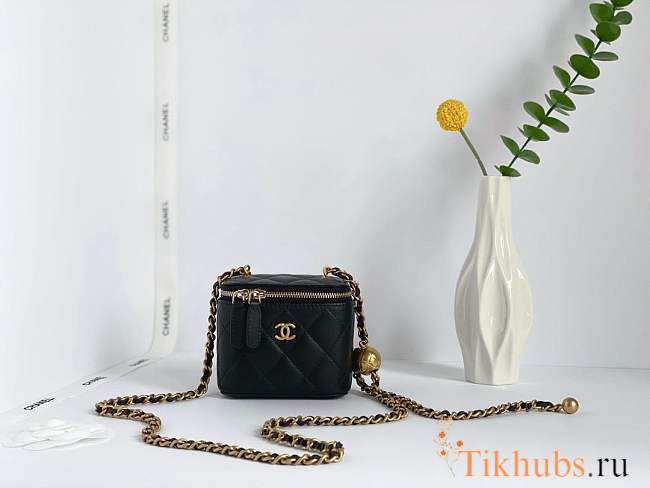 Chanel Vanity With Chain Mini Black, size 10.5 × 8.5 × 7 cm - 1