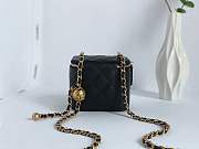 Chanel Vanity With Chain Mini Black, size 10.5 × 8.5 × 7 cm - 3