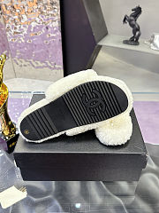 Chanel terry cloth or shearling-style slidesn in white - 6