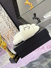 Chanel terry cloth or shearling-style slidesn in white - 4