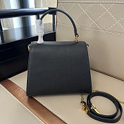 Valentino Garavani VSLING top handle bag in black  22x17x9 cm - 5