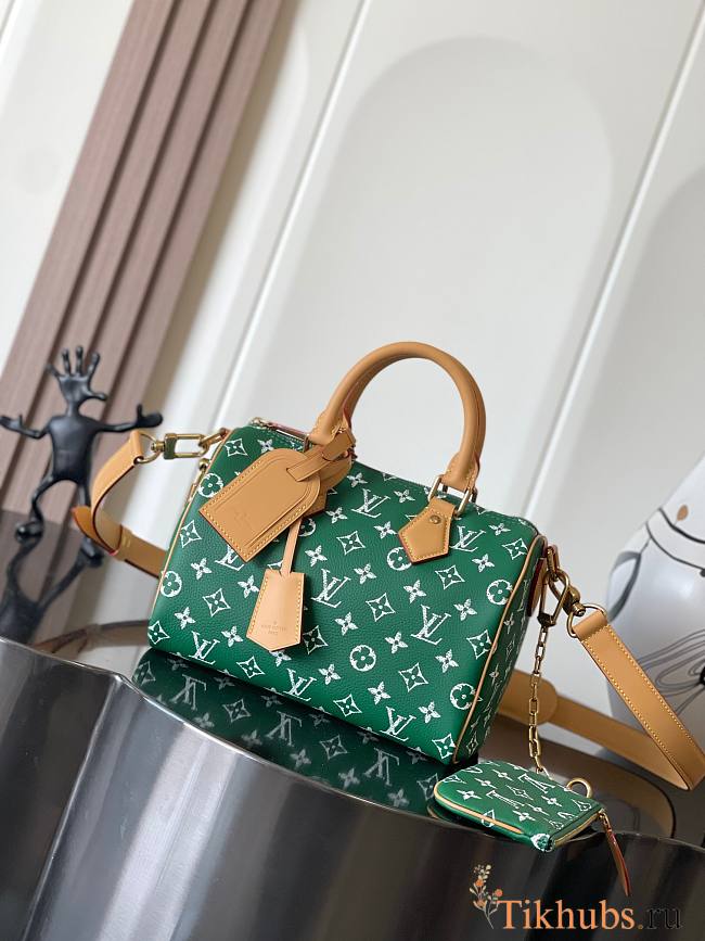 Louis Vuitton Calfskin Monogram Speedy P9 Bandouliere 25 in green M24423 25x15x15 cm - 1