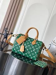 Louis Vuitton Calfskin Monogram Speedy P9 Bandouliere 25 in green M24423 25x15x15 cm - 1