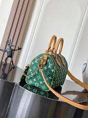 Louis Vuitton Calfskin Monogram Speedy P9 Bandouliere 25 in green M24423 25x15x15 cm - 5